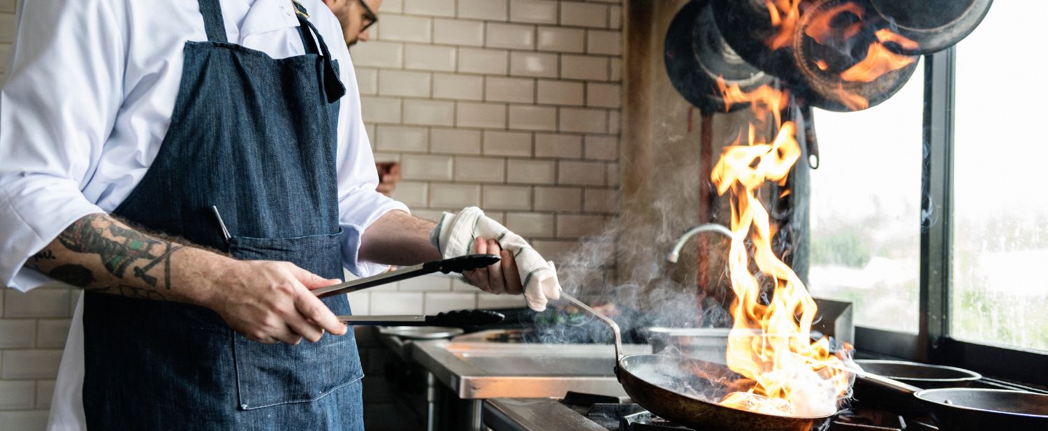 auxiliar de cozinha tem direito a insalubridade